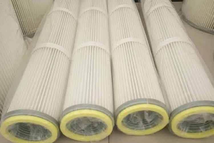 在任何情形下，均不容许高效U8网电脑版_U8(中国)操作人员将未熄火的香烟或其它燃烧着的物品抛入粉尘控制的吸风罩或风管中